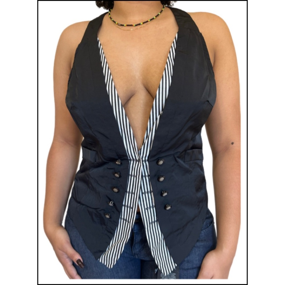 👠MANDEE VINTAGE VEST…. 
Sz L…